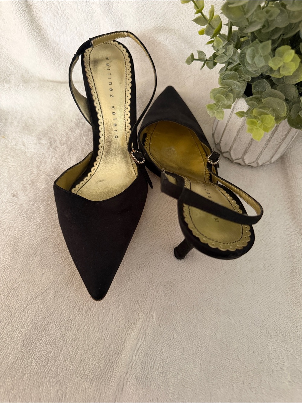 Black Pointed Slingback Pumps with Gold Insole - Picture 3 of 3